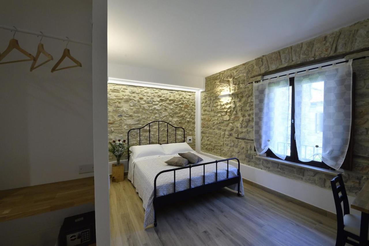 Le Benedettine Affittacamere Relais ฟอนดี ภายนอก รูปภาพ
