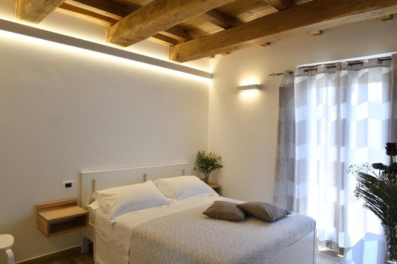 Le Benedettine Affittacamere Relais ฟอนดี ภายนอก รูปภาพ