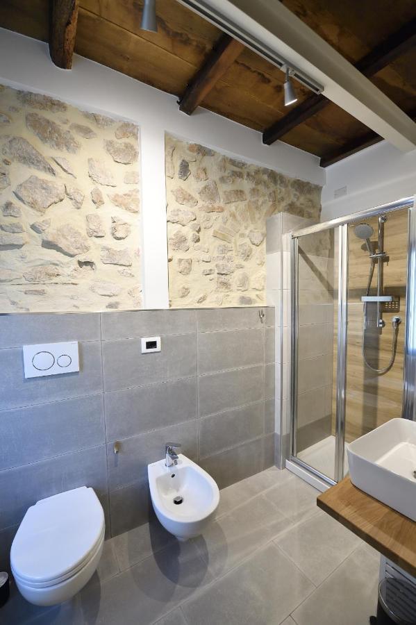 Le Benedettine Affittacamere Relais ฟอนดี ภายนอก รูปภาพ